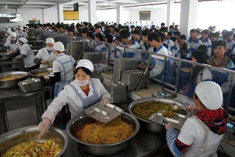 學校食堂承包這個近乎被壟斷的賺錢生意，如今卻“開不下去”？